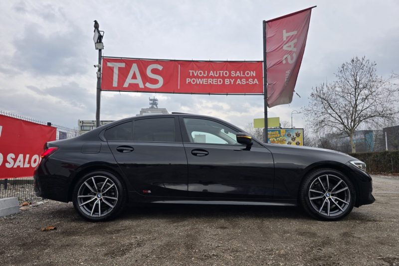BMW 3-SERIES 320 D G20 XDRIVE 4X4 TIPTRONIK 190 KS / LED / ŠIBER / NAVI / KEYLESS GO / 2XPARKTRONIC slika 2