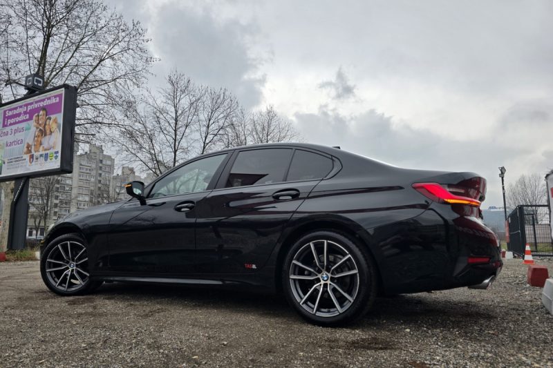 BMW 3-SERIES 320 D G20 XDRIVE 4X4 TIPTRONIK 190 KS / LED / ŠIBER / NAVI / KEYLESS GO / 2XPARKTRONIC slika 19