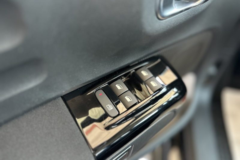 CITROEN C3 1.2 PURETECH AUTOMATIK 81 KW KAMERA, NAVI slika 8