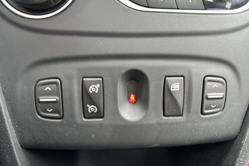 DACIA SANDERO 1.5 DCI STEPWAY NAVI KAMERA slika 11