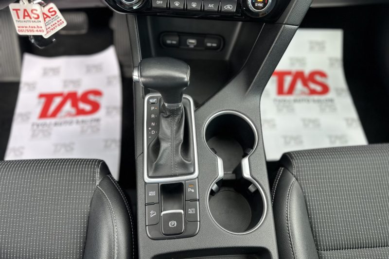 KIA SPORTAGE 1.6 CRDI BLACK EDITION, KAMERA, FULL - LED slika 16