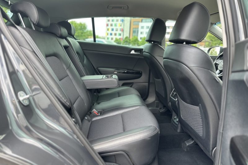 KIA SPORTAGE 1.6 CRDI BLACK EDITION, KAMERA, FULL - LED slika 18