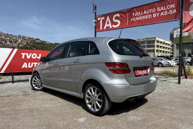 MERCEDES-BENZ B-CLASS 180 CDI 2.0 -REGISTROVAN- slika 21