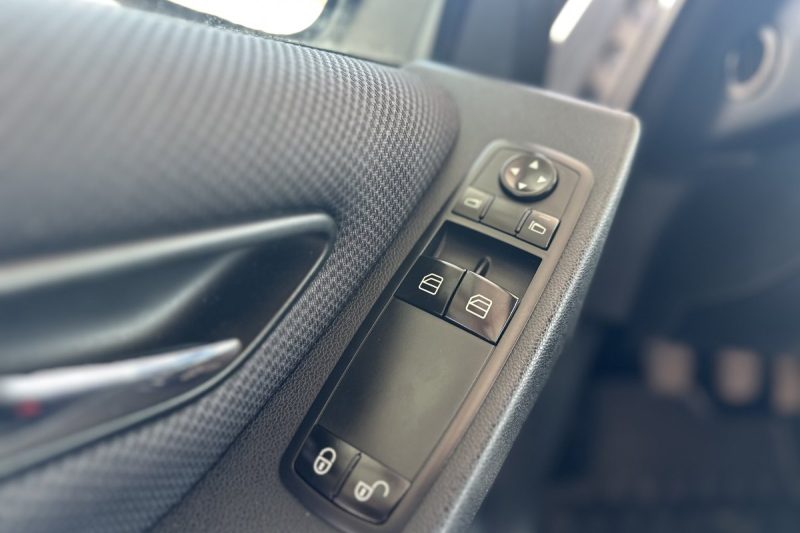MERCEDES-BENZ B-CLASS 180 CDI 2.0 -REGISTROVAN- slika 12
