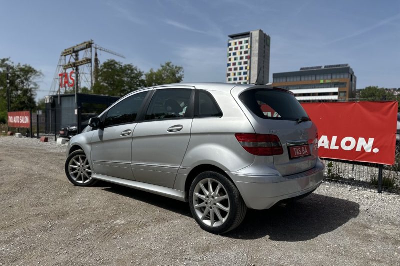 MERCEDES-BENZ B-CLASS 180 CDI 2.0 -REGISTROVAN- slika 25