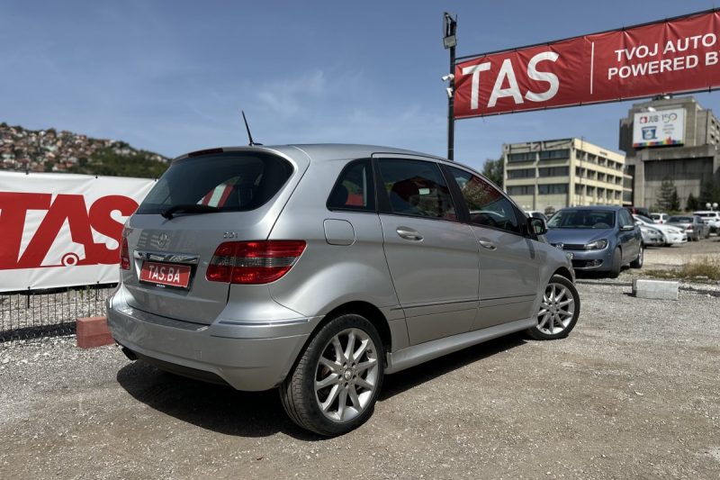 MERCEDES-BENZ B-CLASS 180 CDI 2.0 -REGISTROVAN- slika 27