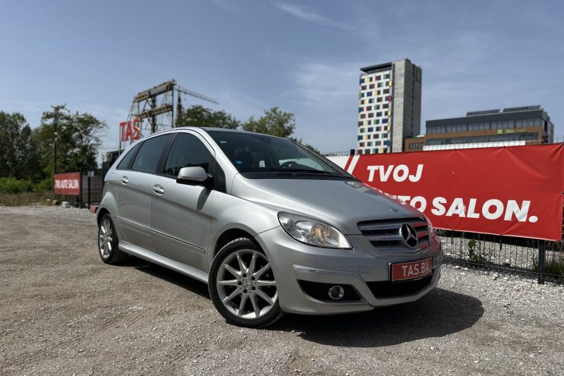 MERCEDES-BENZ B-CLASS 180 CDI 2.0 -REGISTROVAN- slika 26