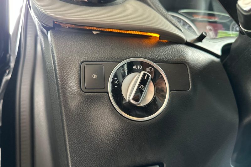 MERCEDES-BENZ B-CLASS 180D FULL LED -REGISTROAVN- slika 12