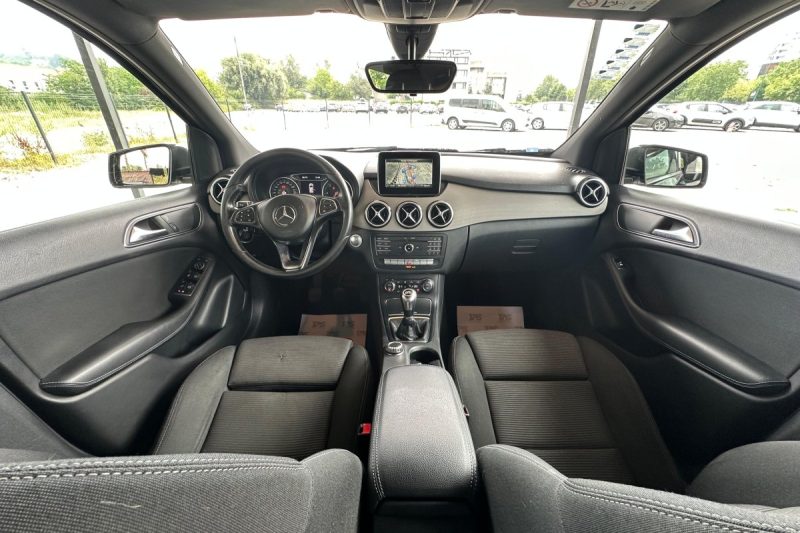 MERCEDES-BENZ B-CLASS 180D FULL LED -REGISTROAVN- slika 7