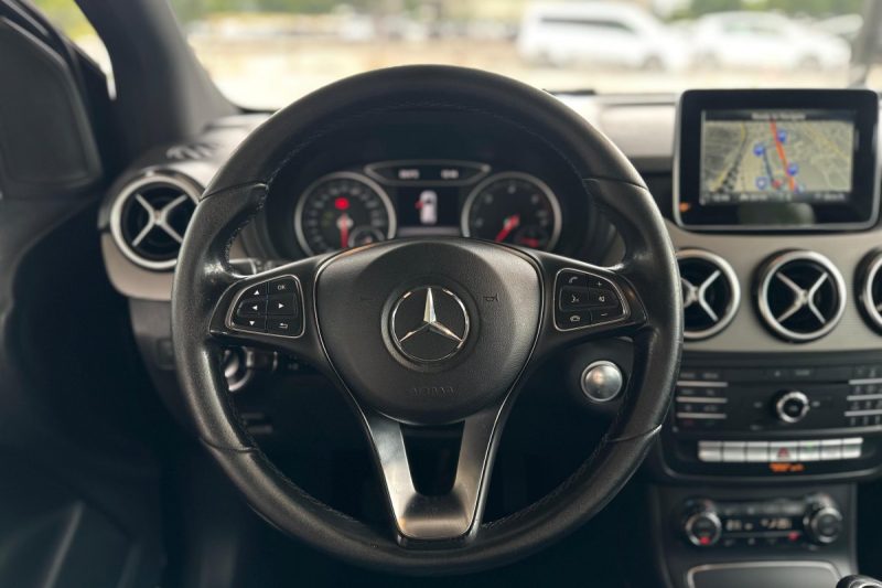 MERCEDES-BENZ B-CLASS 180D FULL LED -REGISTROAVN- slika 11