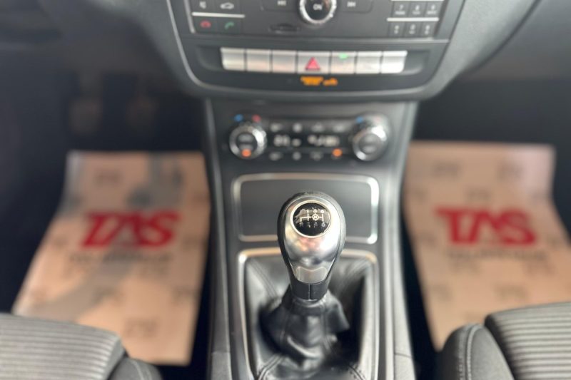 MERCEDES-BENZ B-CLASS 180D FULL LED -REGISTROAVN- slika 15