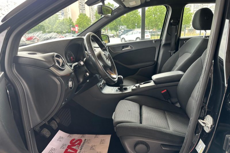 MERCEDES-BENZ B-CLASS 180D FULL LED -REGISTROAVN- slika 5