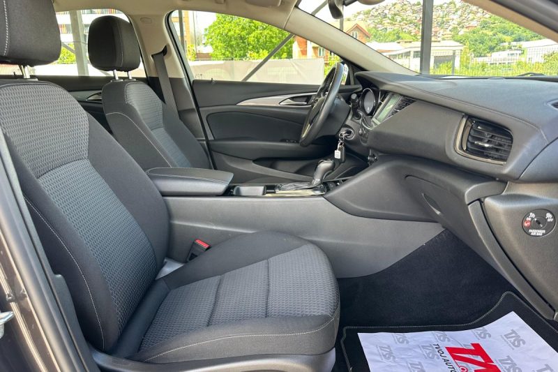 OPEL INSIGNIA GRAND SPORT AUTOMATIK INTELIILUX MATTIX slika 18