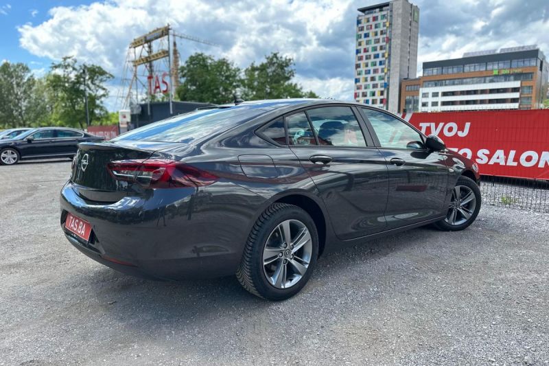OPEL INSIGNIA GRAND SPORT AUTOMATIK INTELIILUX MATTIX slika 22
