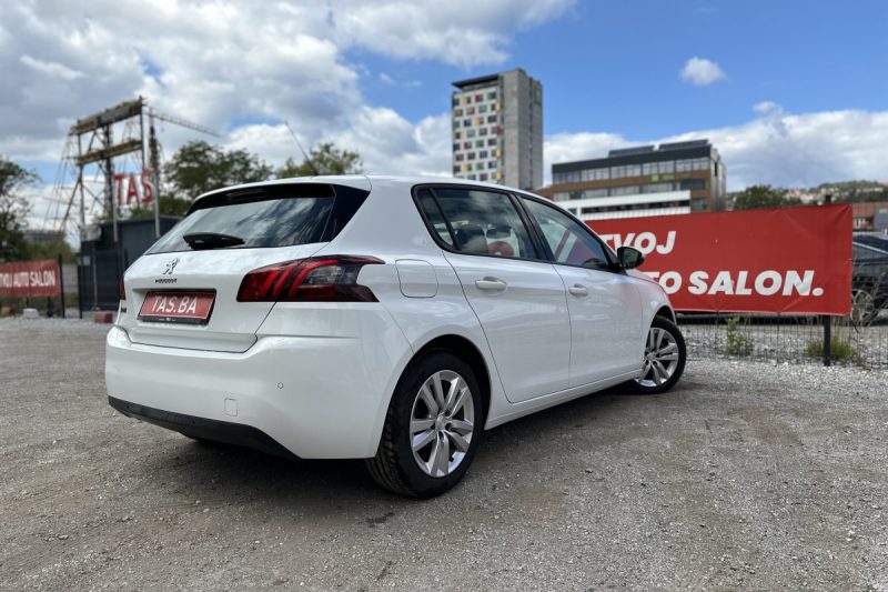 PEUGEOT 308 1.5 BLUEHDI 130KS NAVI slika 25