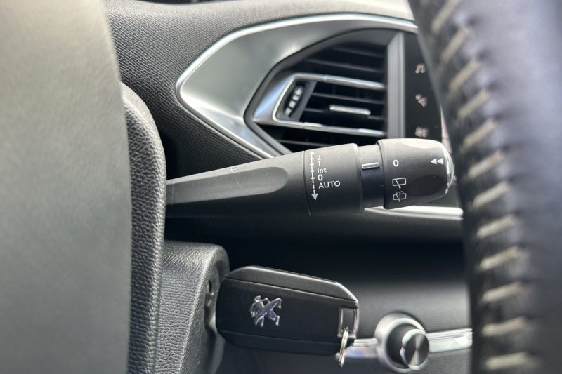 PEUGEOT 308 1.5 BLUEHDI 130KS NAVI slika 14