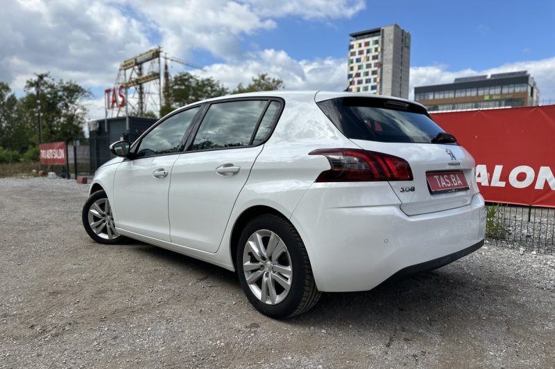 PEUGEOT 308 1.5 BLUEHDI 130KS NAVI slika 27