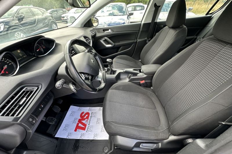 PEUGEOT 308 1.5 BLUEHDI 130KS NAVI slika 6