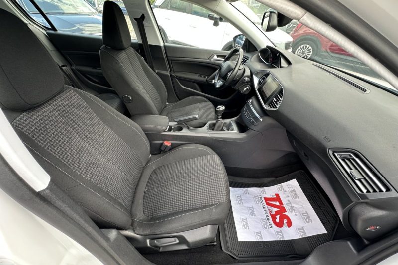 PEUGEOT 308 1.5 BLUEHDI 130KS NAVI slika 19