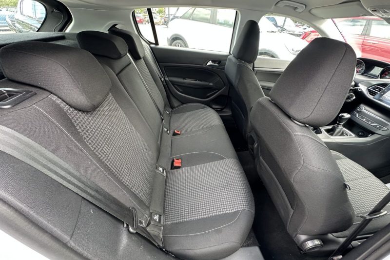 PEUGEOT 308 1.5 BLUEHDI 130KS NAVI slika 18