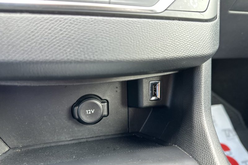 PEUGEOT 308 1.5 BLUEHDI 130KS NAVI slika 11