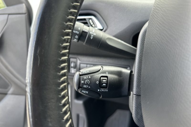 PEUGEOT 308 1.5 BLUEHDI 130KS NAVI slika 13