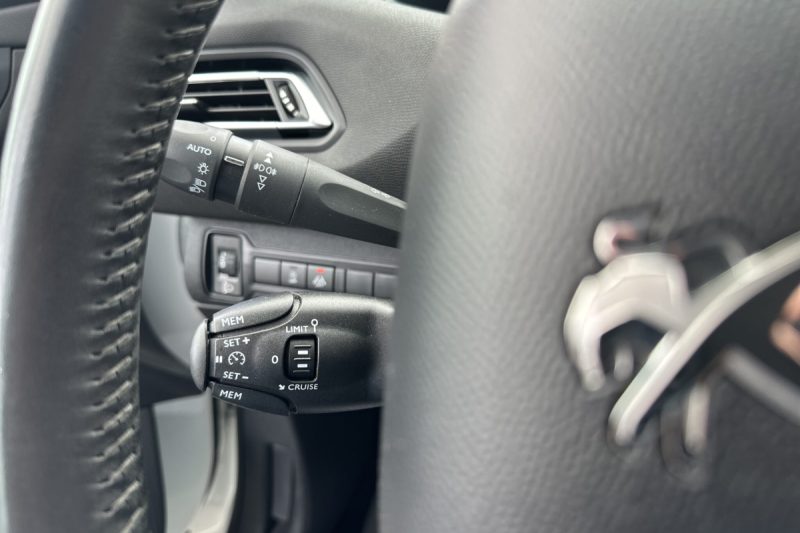 PEUGEOT 308 1.5 BLUEHDI VIRTUAL COCKPIT NAVI slika 14