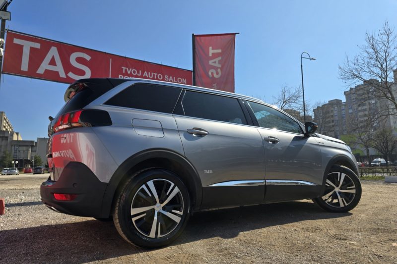 PEUGEOT 5008 GT LINE 1.5 BLUEHDI 7 SJEDIŠTA / TIPTRONIC / VIRTUAL COCKPIT / KAMERA / NAVI / KEYLESS GO / FULL LED slika 18