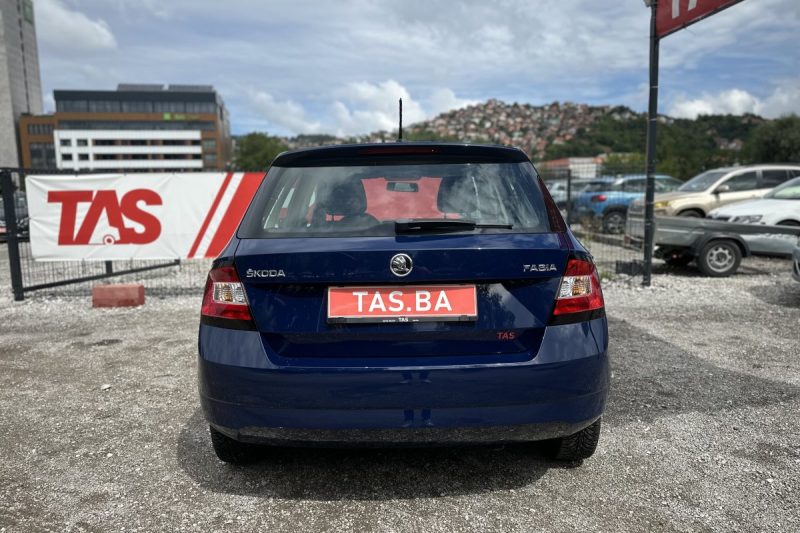 SKODA FABIA 1.0 MPI 2015 87.601 PREĐENIH KILOMETARA slika 23