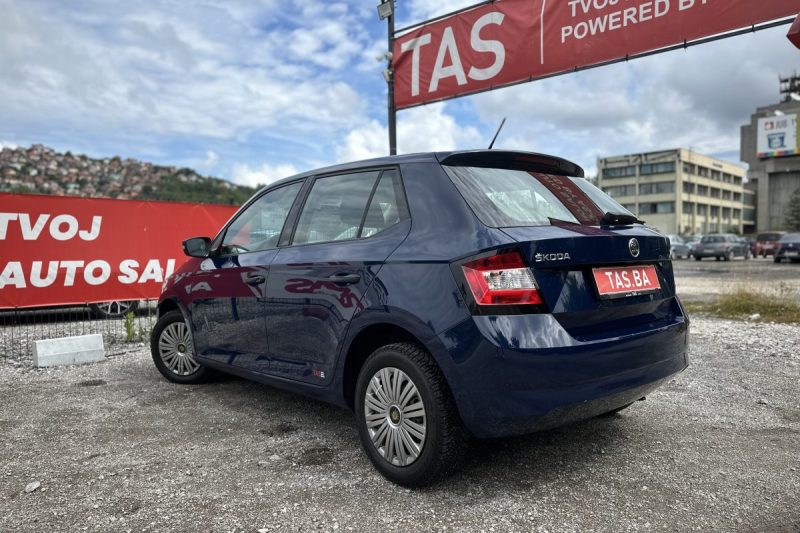 SKODA FABIA 1.0 MPI 2015 87.601 PREĐENIH KILOMETARA slika 22
