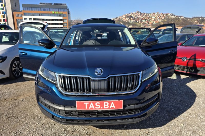 SKODA KODIAQ 2.0 TDI 4X4 DSG 150KS FULL-LED ACC / NAVI / KAMERA / KEYLESS GO / MRTVI KUT slika 11