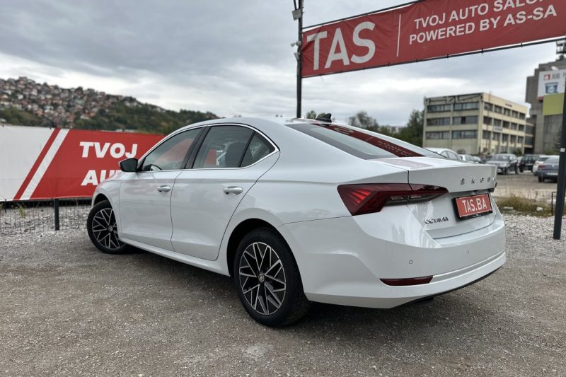 SKODA OCTAVIA 2.0 TDI VIRTUAL LED NAVIGACIJA slika 29