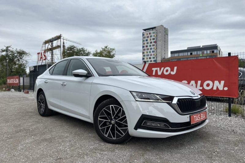 SKODA OCTAVIA 2.0 TDI VIRTUAL LED NAVIGACIJA slika 34