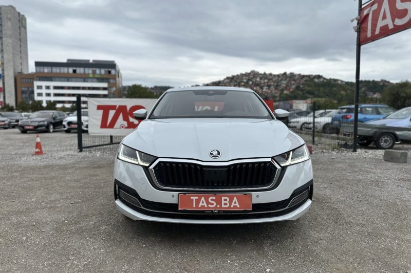 SKODA OCTAVIA 2.0 TDI VIRTUAL LED NAVIGACIJA slika 27