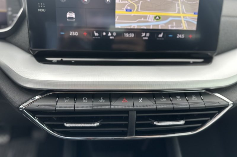 SKODA OCTAVIA 2.0 TDI VIRTUAL LED NAVIGACIJA slika 12