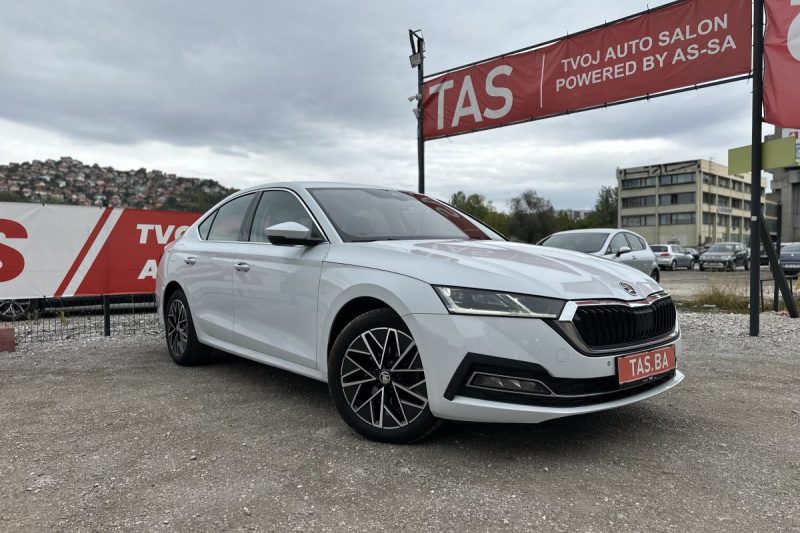 SKODA OCTAVIA 2.0 TDI VIRTUAL LED NAVIGACIJA slika 26