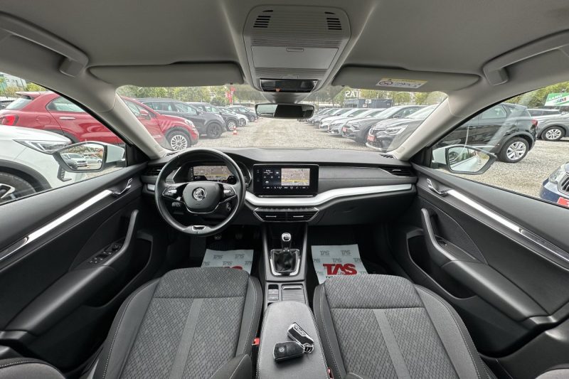 SKODA OCTAVIA 2.0 TDI VIRTUAL LED NAVIGACIJA slika 5