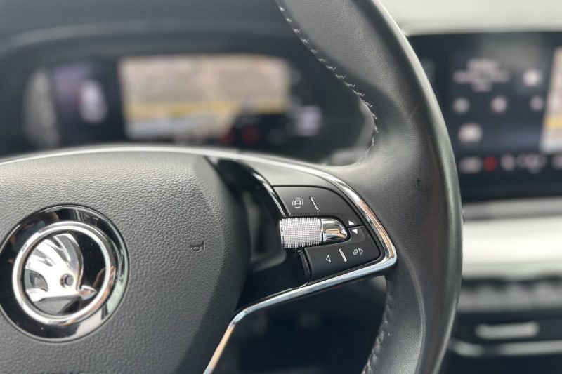 SKODA OCTAVIA 2.0 TDI VIRTUAL LED NAVIGACIJA slika 20