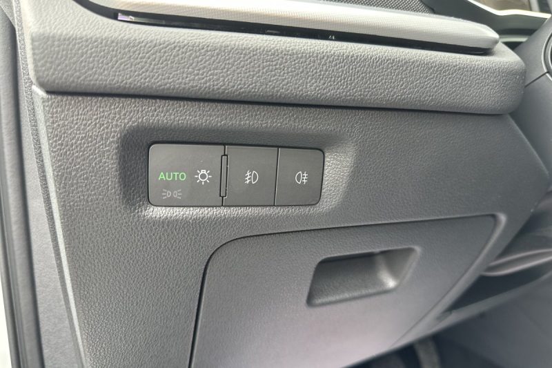SKODA OCTAVIA 2.0 TDI VIRTUAL LED NAVIGACIJA slika 9