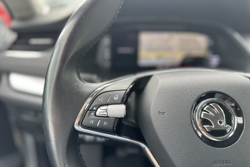 SKODA OCTAVIA 2.0 TDI VIRTUAL LED NAVIGACIJA slika 19