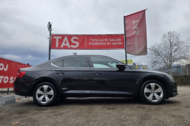 SKODA SUPERB 2.0 TDI DSG BUSINESS EDITION LED / KAMERA / ACC / NAVI / KEYLESS GO -FACELIFT- TAS - TVOJ AUTO SALON slika 2