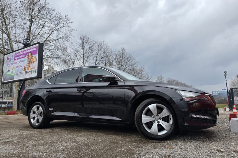 SKODA SUPERB 2.0 TDI DSG BUSINESS EDITION LED / KAMERA / ACC / NAVI / KEYLESS GO -FACELIFT- TAS - TVOJ AUTO SALON slika 10