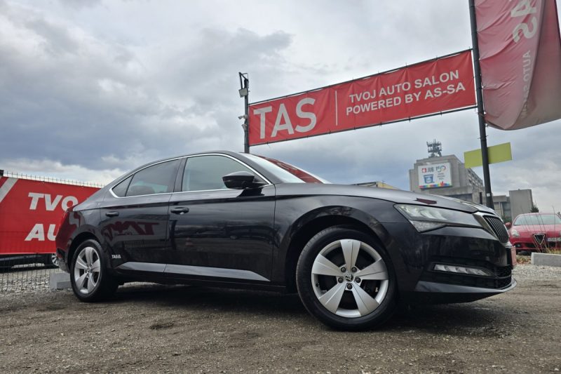SKODA SUPERB 2.0 TDI DSG BUSINESS EDITION LED / KAMERA / ACC / NAVI / KEYLESS GO -FACELIFT- TAS - TVOJ AUTO SALON slika 16