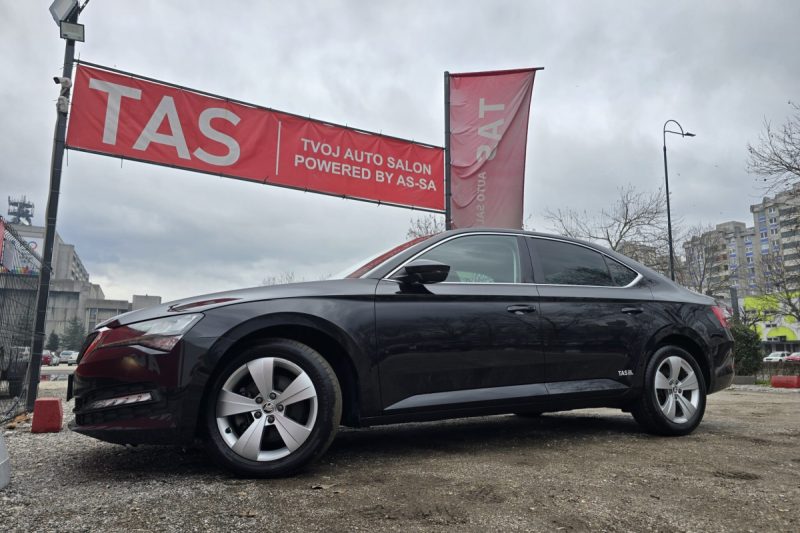 SKODA SUPERB 2.0 TDI DSG BUSINESS EDITION LED / KAMERA / ACC / NAVI / KEYLESS GO -FACELIFT- TAS - TVOJ AUTO SALON slika 17
