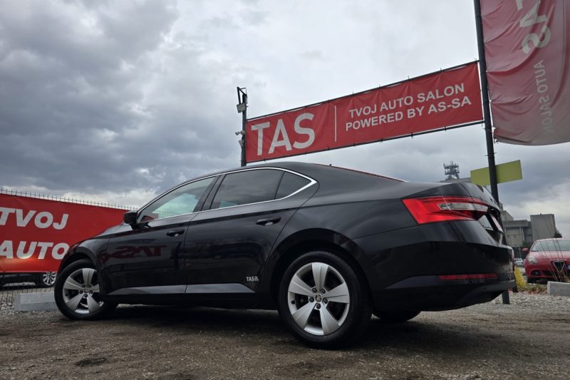 SKODA SUPERB 2.0 TDI DSG BUSINESS EDITION LED / KAMERA / ACC / NAVI / KEYLESS GO -FACELIFT- TAS - TVOJ AUTO SALON slika 19