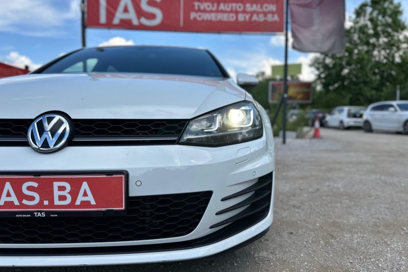 VOLKSWAGEN GOLF GTD 2.0 TDI DSG 135KW 2017 -LED- slika 26