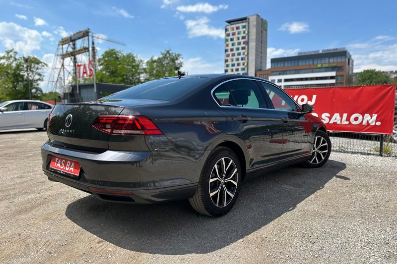 VOLKSWAGEN PASSAT 2.0 TDI DSG BUSINESS LINE LED 150KS slika 26