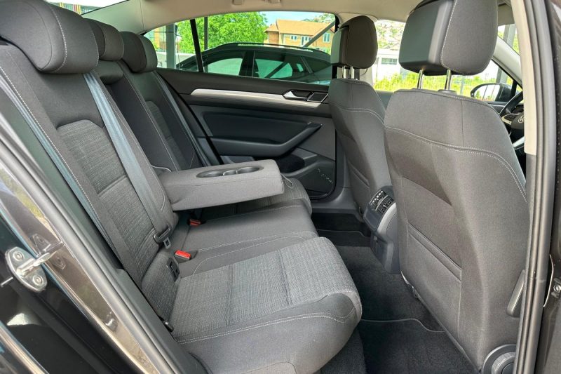 VOLKSWAGEN PASSAT 2.0 TDI DSG BUSINESS LINE LED 150KS slika 20