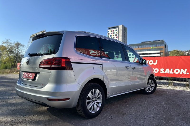 VOLKSWAGEN SHARAN 2.0 TDI 7 SJEDIŠTA 150 KS slika 25