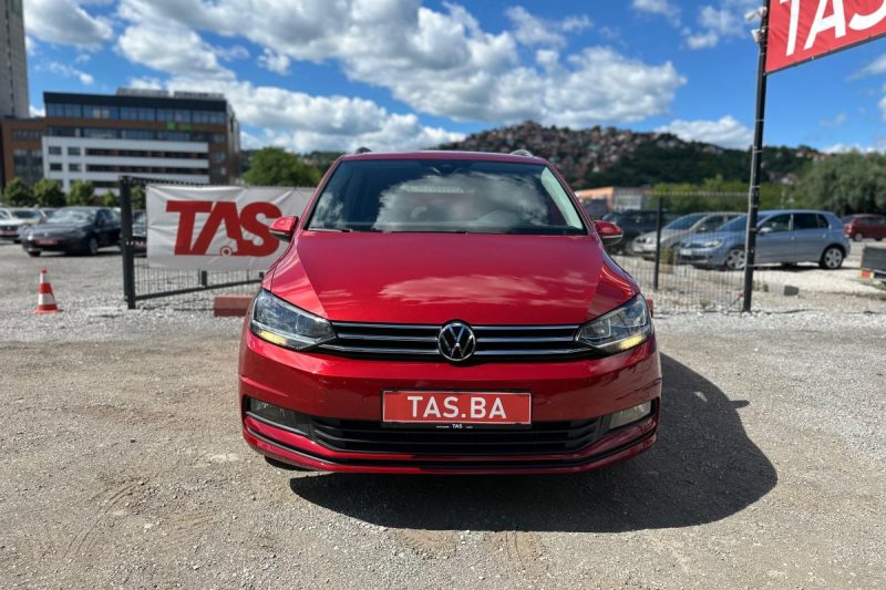 VOLKSWAGEN TOURAN 2.0 TDI DSG COMFORTLINE 150KS VIRTUAL, FACELIFT slika 23